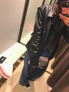 「シルバー」｜「アイテム（ライダースジャケット）」を使った、おちゃきさん（レディース・167cm）の春コーディネート