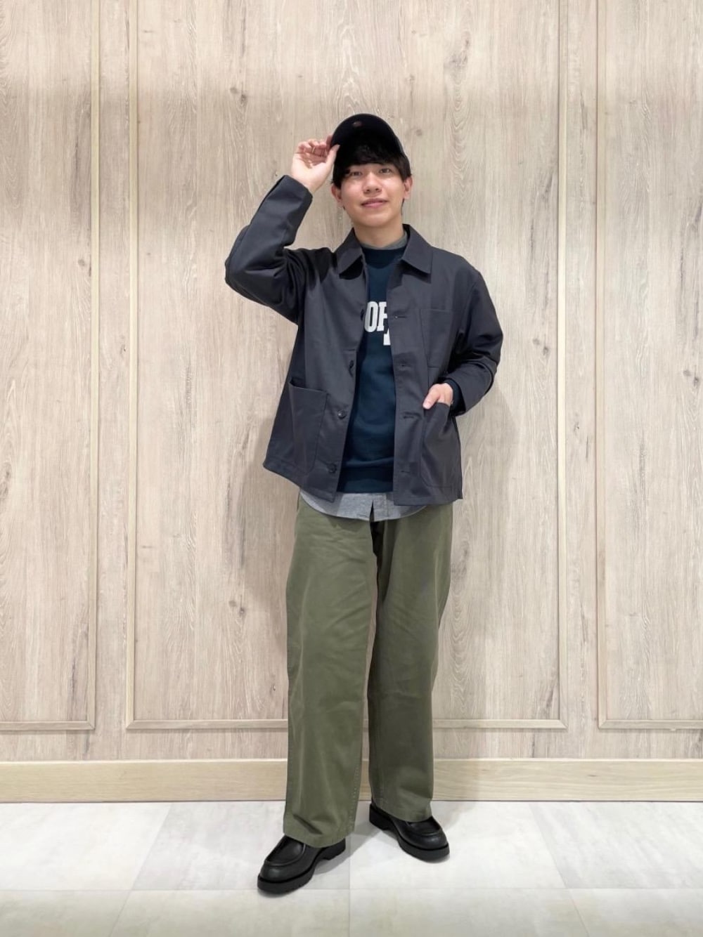 「アウター、トレンド、シューズ、シャツ/ブラウス、ハット/キャップ、ぱんつ、■GLR/ lab、■GRAMICCI、□Mお悩み別 / ふくらはぎ筋肉質」｜「NEW ERAの＜NEW ERA（ニューエラ）＞9TWENTY マイクロNY ロゴ ユニセックス キャップ（キャップ、ブルー系）」を使った、nagase_sさん（メンズ・167cm）の秋コーディネートの1枚目の写真