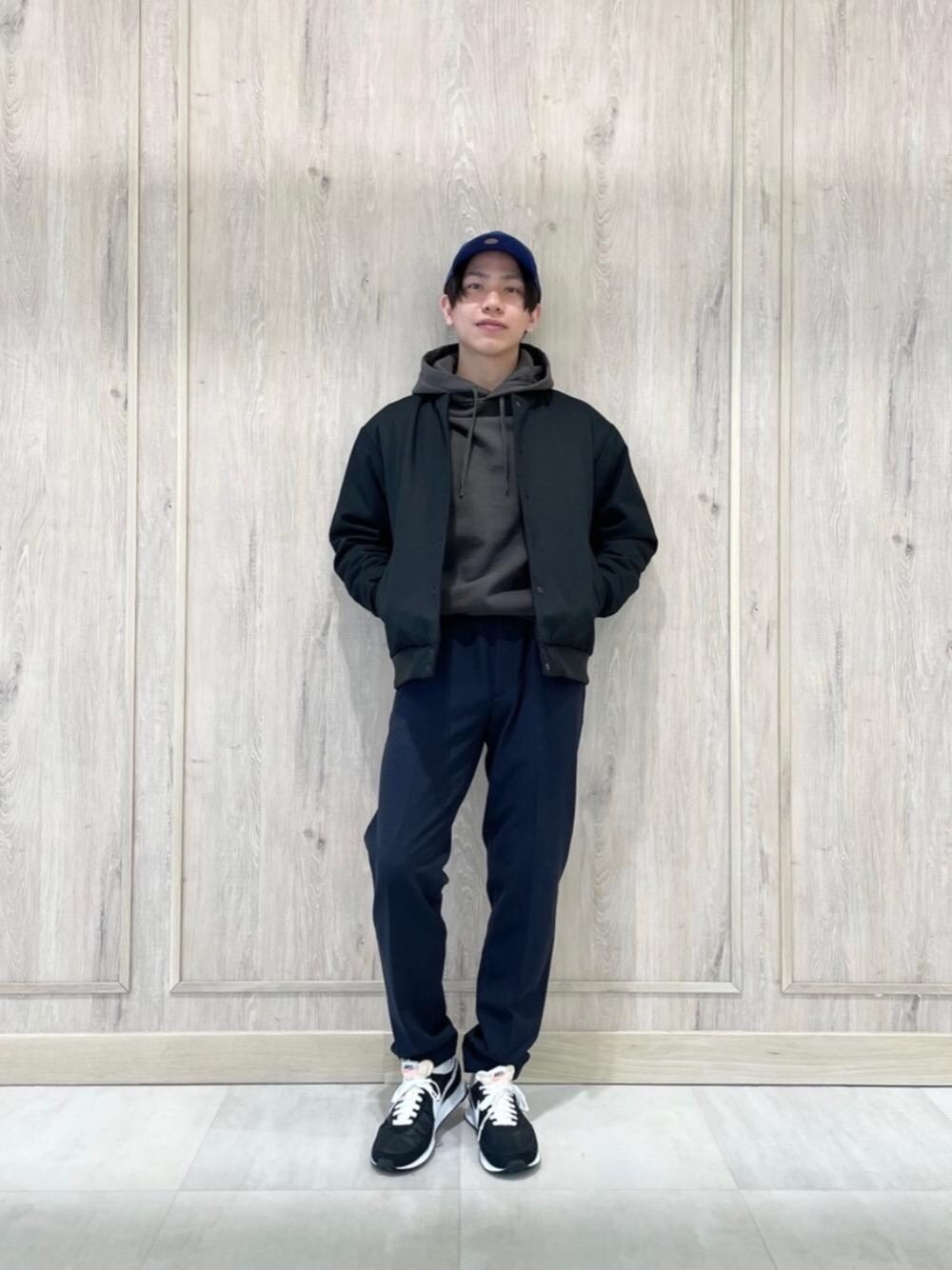 「スニーカー、リラックス、ストリート、Tシャツ/カットソー、ハット/キャップ、ぱんつ、□Mお悩み別 / ふくらはぎ筋肉質、あうたー」｜「NEW ERAの【別注】＜NEW ERA (ニューエラ)× green label relaxing＞ 920 マイクロ LA ロゴ キャップ（キャップ、ブルー系）」を使った、nagase_sさん（メンズ・167cm）の秋コーディネートの1枚目の写真