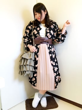 「サッシュベルト」｜「アイテム（その他アウター）」を使った、小早川くる美さん（レディース・160cm）の春コーディネート