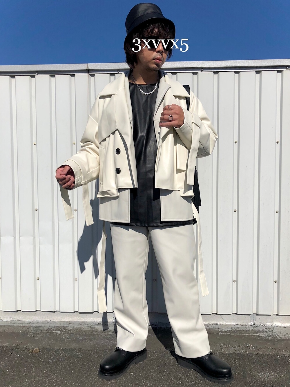 シンセティックレザーショートトレンチ(HARE)を使った人気ファッション  