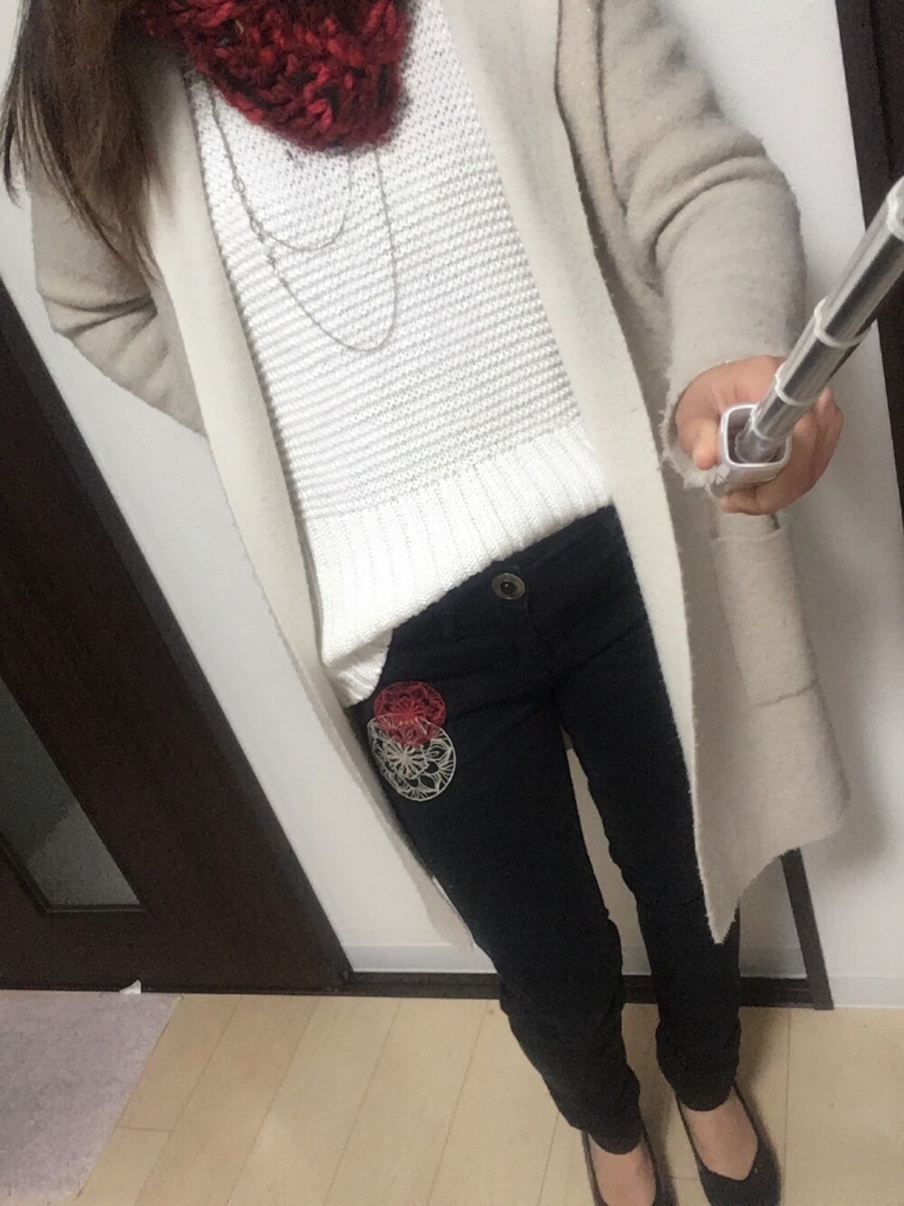 「Desigual」｜「noneのアイテム（タンクトップ、ホワイト系）」を使った、Moeka Sakataさん（レディース・157cm）の春コーディネートの1枚目の写真