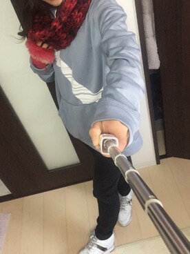 「Desigual（デシグアル）のアイテム（パンツ）」を使った、Moeka Sakataさん（レディース・157cm）の春コーディネート