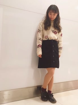 「earth music&ecology（アースミュージックアンドエコロジー）の・コーデュロイミニタイトスカート（スカート）」を使った、MIKA◎さん（レディース・152cm）の冬コーディネート