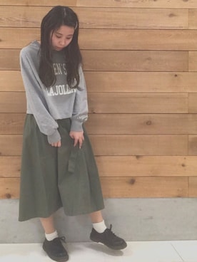 「earth music&ecology（アースミュージックアンドエコロジー）のアイテム（スウェット）」を使った、MIKA◎さん（レディース・152cm）の春コーディネート