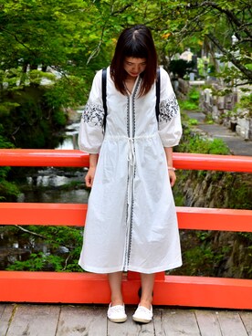 「laboratory work（ラボラトリーワーク）のアイテム（シャツワンピース、ホワイト系）」を使った、coco.Erenaさん（レディース・155cm）の秋コーディネート