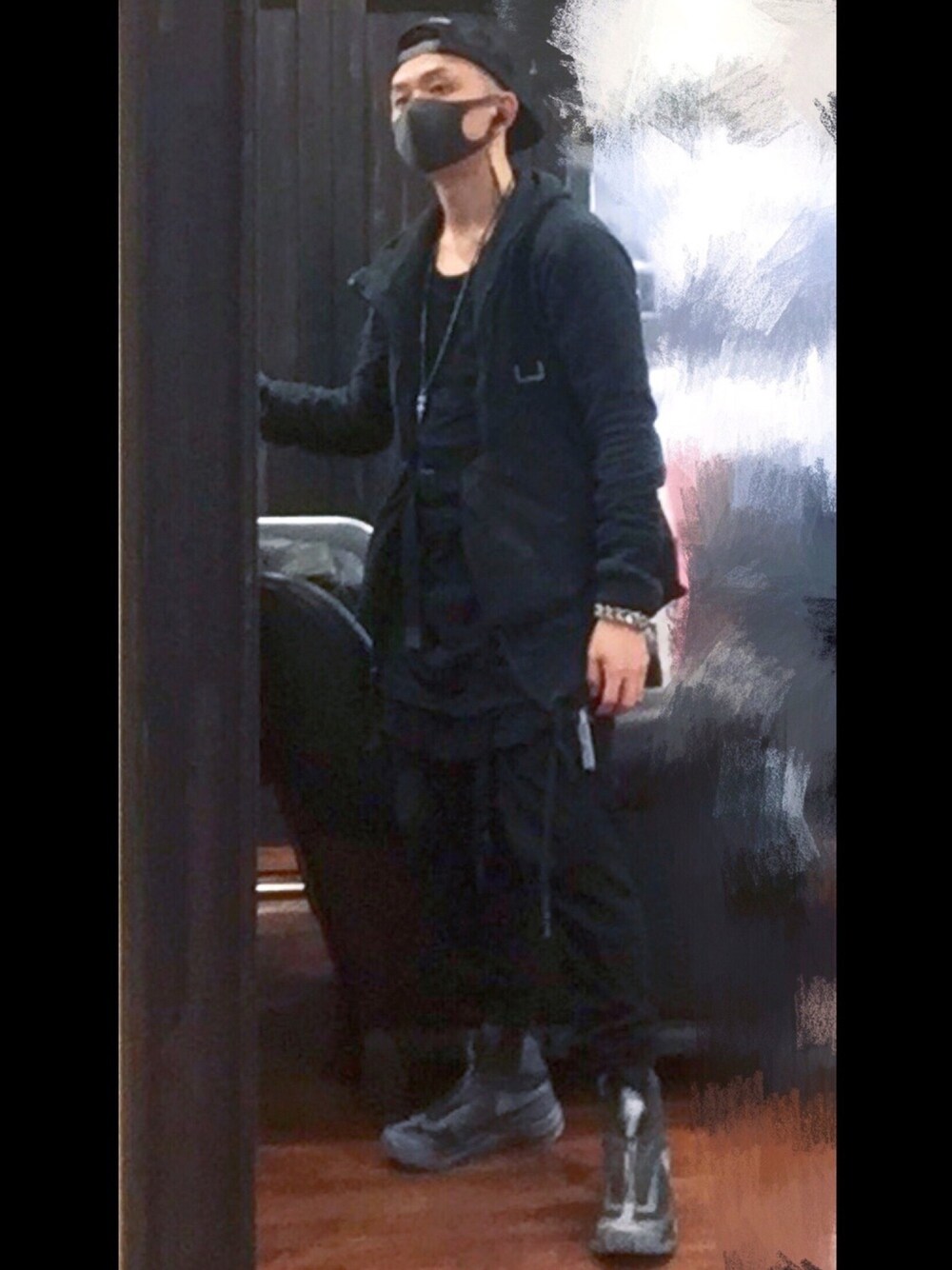 「boris bidjan saberi、11by boris bidjan saberi、11bybbs、BBS、RICK OWENS、CAROL CHRISTIAN POELL、CCP、drkshdw」｜「Boris Bidjan Saberiのアイテム（その他アウター、グレー系）」を使った、Bさん（メンズ・171cm）の冬コーディネートの1枚目の写真