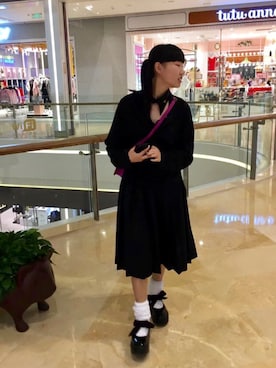 「アイテム（メッセンジャーバッグ、パープル系）」を使った、yuさん（レディース・165cm）の冬コーディネート