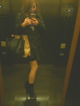 「BALENCIAGA」｜「アイテム（パンプス）」を使った、neeeさん（レディース・152cm）の冬コーディネート