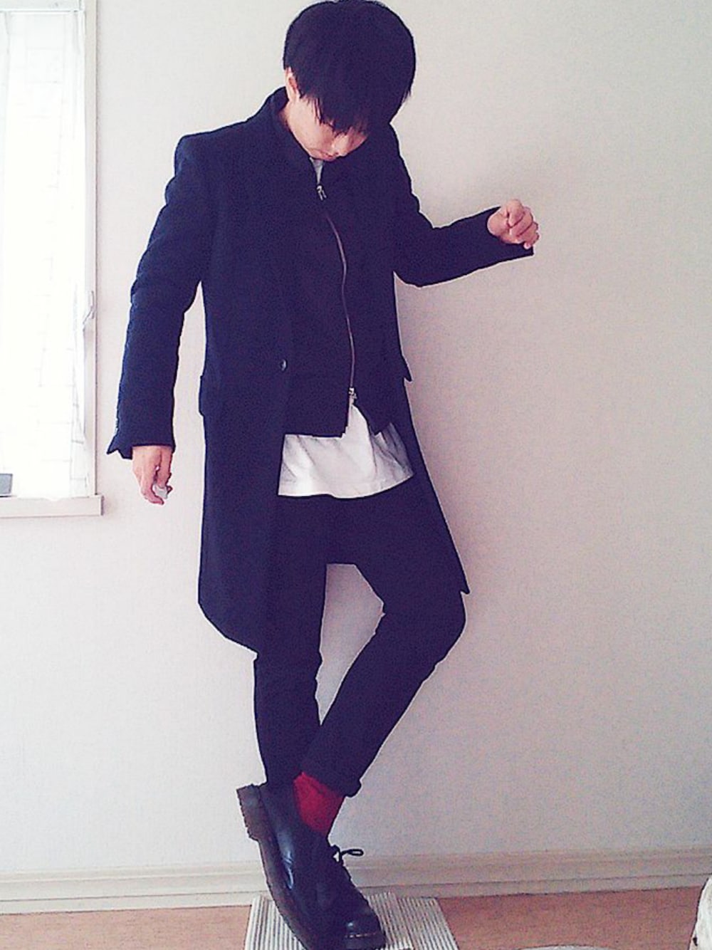 「あけましておめでとうございます！、新年一発目、アウターONアウター、チェスターコート、Pierrot、DIR EN GREY、MA-1、大人コーデ、JOHN LAWRENCE SULLIVAN、ドクターマーチン」｜「JOHN LAWRENCE SULLIVANのWOOL/CASHMERE CHESTERFIELD COAT（チェスターコート、ブルー系）」を使った、こおすけさん（メンズ・169cm）の冬コーディネートの1枚目の写真