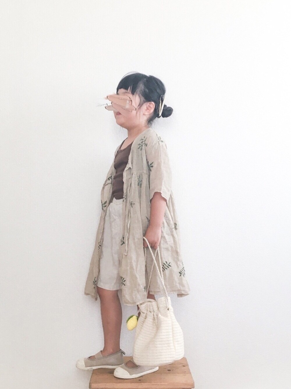 「キッズコーデ、4歳、おしゃれさんと繋がりたい、韓国子供服、おんなのこ」｜「LOWRYS FARMのリブタンク　861782（タンクトップ、ブラウン系）」を使った、naa_booさん（キッズ・100cm）の秋コーディネートの1枚目の写真