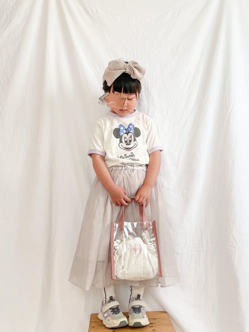 「GLOBAL WORK、disney、GU、女の子、5歳、ヘアバンド、ciaopanicTYPY、瞬足」｜「Disneyの【キッズ】Disney&Pixar/グラフィック半袖/937496（Tシャツ/カットソー、ホワイト系）」を使った、naa_booさん（キッズ・110cm）の夏コーディネートの1枚目の写真