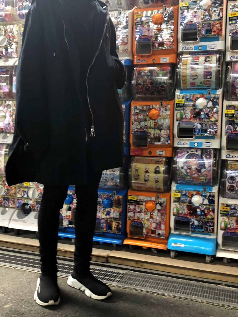 「冬、オーバーサイズ、ootd、オールブラック、ユニクロ、タートルネック、スピードトレーナー、ブラック、きれいめカジュアル」｜「BALENCIAGAのアイテム（スニーカー、ブラック系）」を使った、w1fuuさん（メンズ・173cm）の冬コーディネートの1枚目の写真