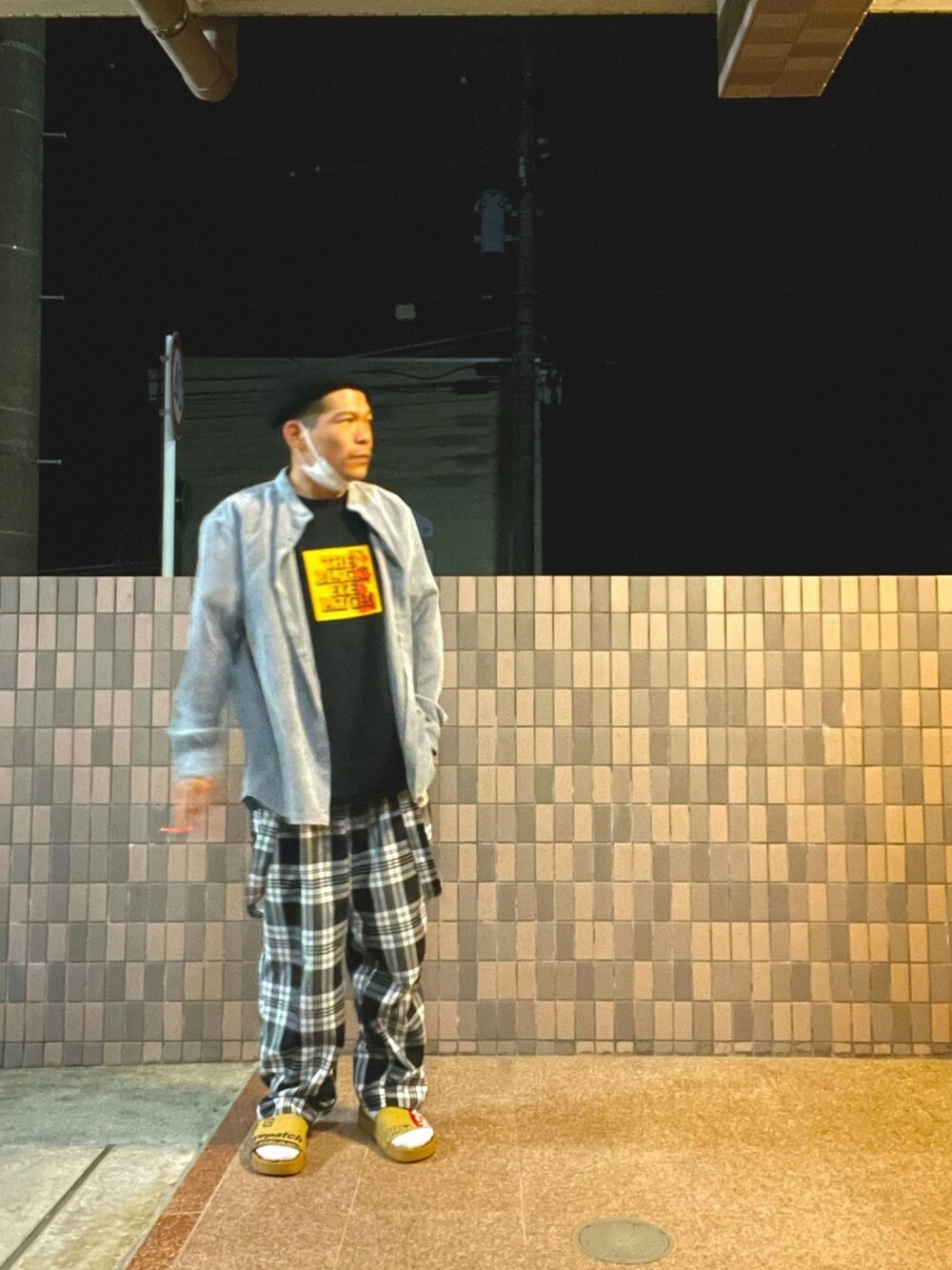 「ロスコ、SENSE OF PLACE by URBAN RESEAR、SENSEOFPLACE、black eye patch、春めきシューズ、今日のコーデ、低身長、ワイドパンツ、コーデュロイ、ニット帽」｜「ROTHCOのWEB限定 ROTHCO/ロスコ ミリタリー ワッチキャップ               （ニットキャップ/ビーニー、ブラック系）」を使った、シュンスケさん（メンズ・160cm）の春コーディネートの1枚目の写真