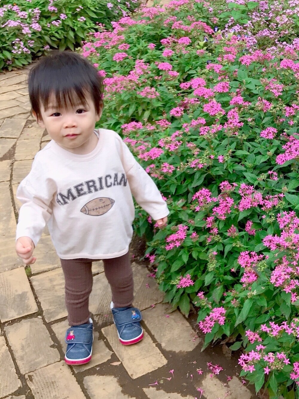 「キッズコーデ、秋コーデ、ラクチンコーデ、ベージュコーデ、モノトーン、バースデイ、テータテート、tete a tete、フタフタ、1歳5ヶ月」｜「tete a teteのアイテム（Tシャツ/カットソー、ベージュ系）」を使った、ｔａｉｓｅｉ𓆉さん（キッズ・90cm）の秋コーディネートの1枚目の写真