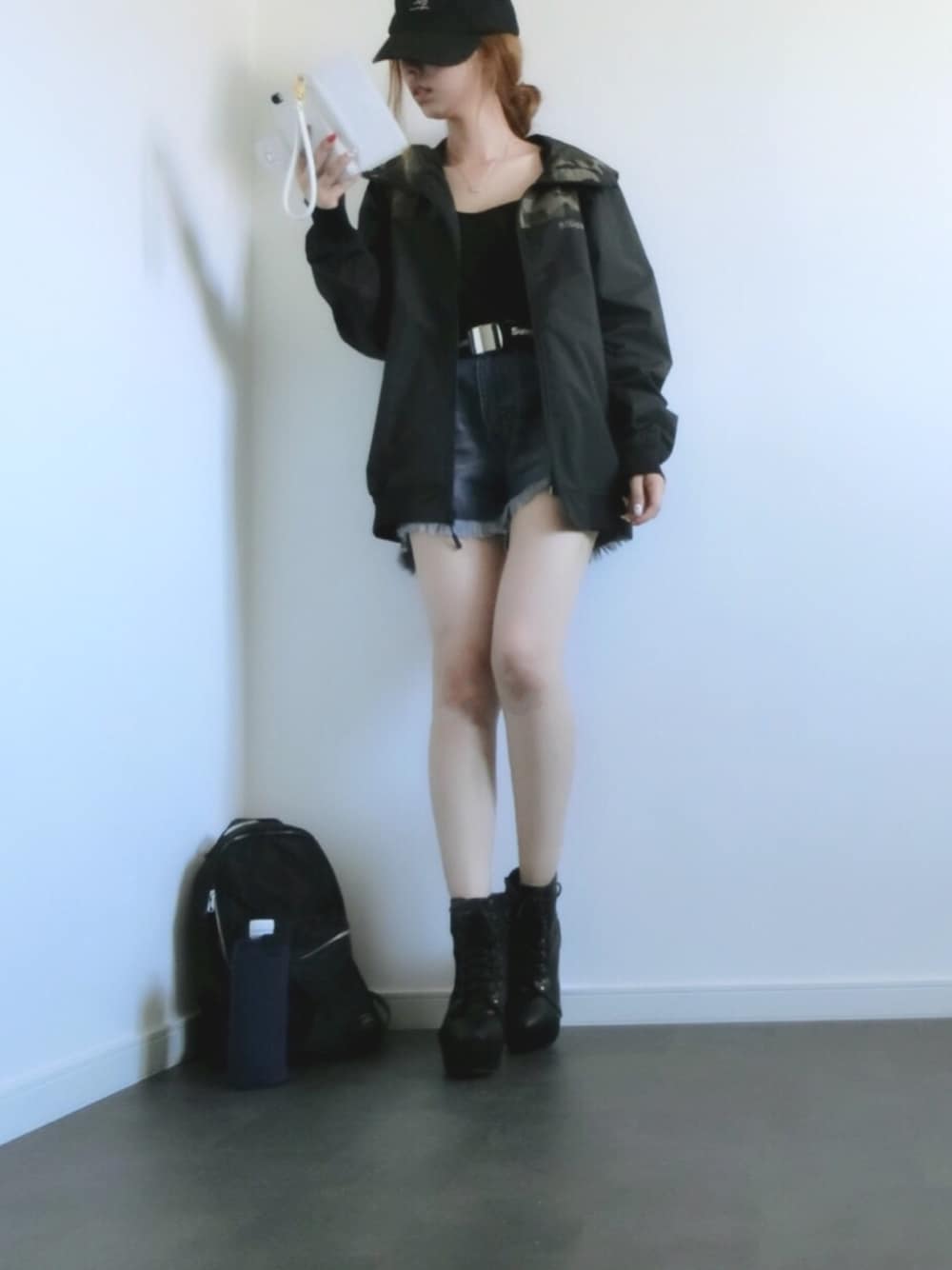 「street、stussy、stussy women、ストリート」｜「STUSSYのHide Up Windbreaker（ナイロンジャケット、ブラック系）」を使った、Mさん（レディース・157cm）の夏コーディネートの1枚目の写真