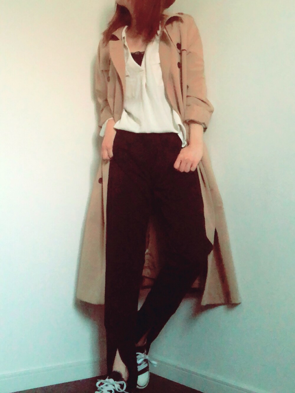 「春コーデ、プチプラ、moussy、moussy×adidas、カジュアル、スニーカーコーデ、ママファッション、おしゃれさんと繋がりたい、大人カジュアル」｜「adidasのW ID スリット ジャージ パンツ MSY（その他パンツ、ブラック系）」を使った、Mさん（レディース・157cm）の春コーディネートの1枚目の写真