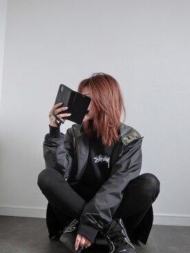 「STUSSY（ステューシー）のアイテム（ナイロンジャケット）」を使った、Mさん（レディース・157cm）の冬コーディネート