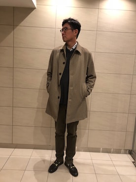 「Vネック」｜「アイテム（ステンカラーコート）」を使った、Eiichi Ohnoさん（メンズ・186cm）の秋コーディネート