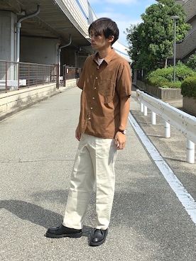 「オフホワイト」｜「アイテム（アナログ腕時計）」を使った、KENさん（メンズ・176cm）の秋コーディネート