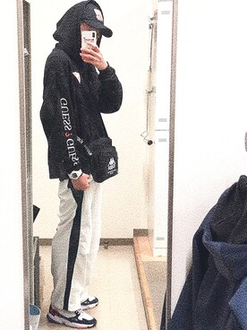 「Guess（ゲス）のアイテム（パーカー）」を使った、凛音さん（メンズ・183cm）の春コーディネート
