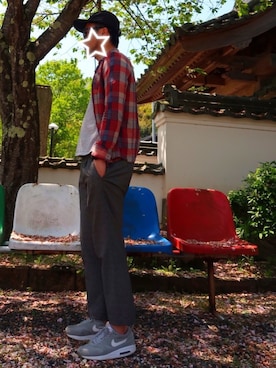 「古着のアイテム（チノパンツ、グレー系）」を使った、hijklmnozoさん（メンズ・168cm）の春コーディネート