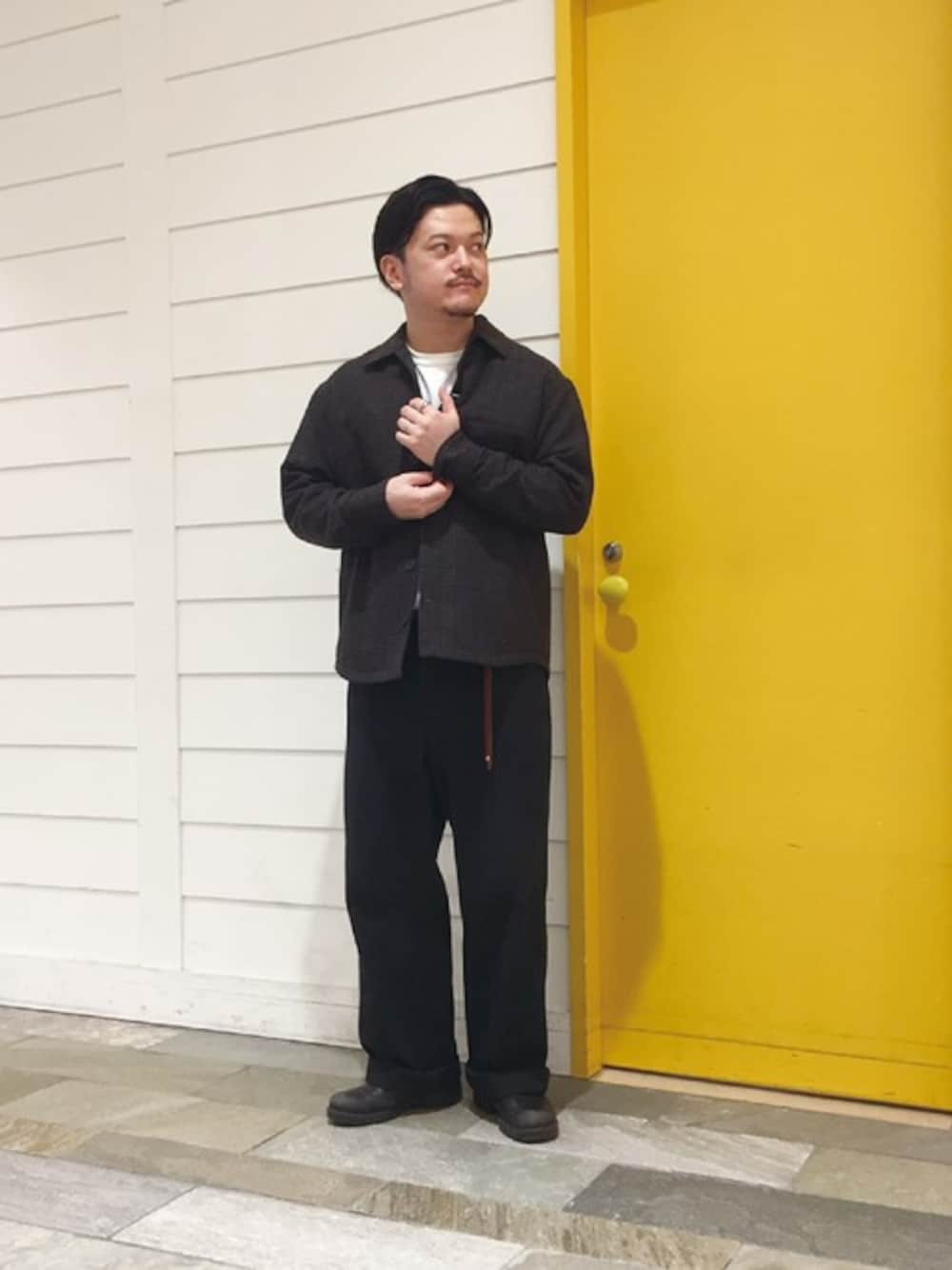 「GLOSTERのオーバーシャツブルゾン　裏地キルティング（ブルゾン、ブラック系）」を使った、GLOSTER stylingさん（メンズ・170cm）の秋コーディネートの1枚目の写真