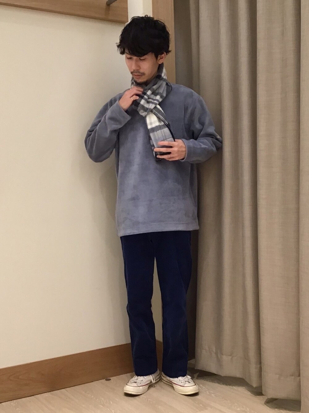 「秋冬コーデ、gloster、FREDY&GLOSTER、NOLLEY'S、tweedmill、fredymac、wearhalloween2020、マフラー、バスクシャツ、シェフパンツ」｜「GLOSTERのジャギーバスクシャツ（Tシャツ/カットソー、ブルー系）」を使った、GLOSTER stylingさん（メンズ・172cm）の秋コーディネートの1枚目の写真