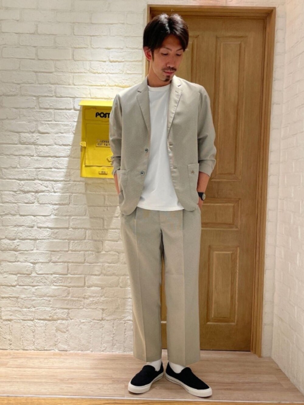 「セットアップ、セットアップスタイル、セットアップコーデ、フレディアンドグロスター、FREDY&GLOSTER、gloster、オトナカジュアル、きれいめカジュアル、キレイめカジュアル、大人カジュアル」｜「CONVERSEの【converse/ コンバース】CS LOAFER SK ローファー (34200410)（ローファー、ブラック系）」を使った、GLOSTER stylingさん（メンズ・186cm）の春コーディネートの1枚目の写真