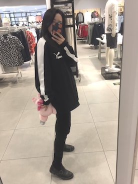 「PUMA（プーマ）のアイテム（スタジャン）」を使った、蒂姆甘比さん（レディース・156cm）の春コーディネート