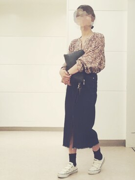「AZUL by moussy（アズールバイマウジー）のフロントスリットデニムミディスカート（デニムスカート）」を使った、𓃱さん（レディース・158cm）の春コーディネート