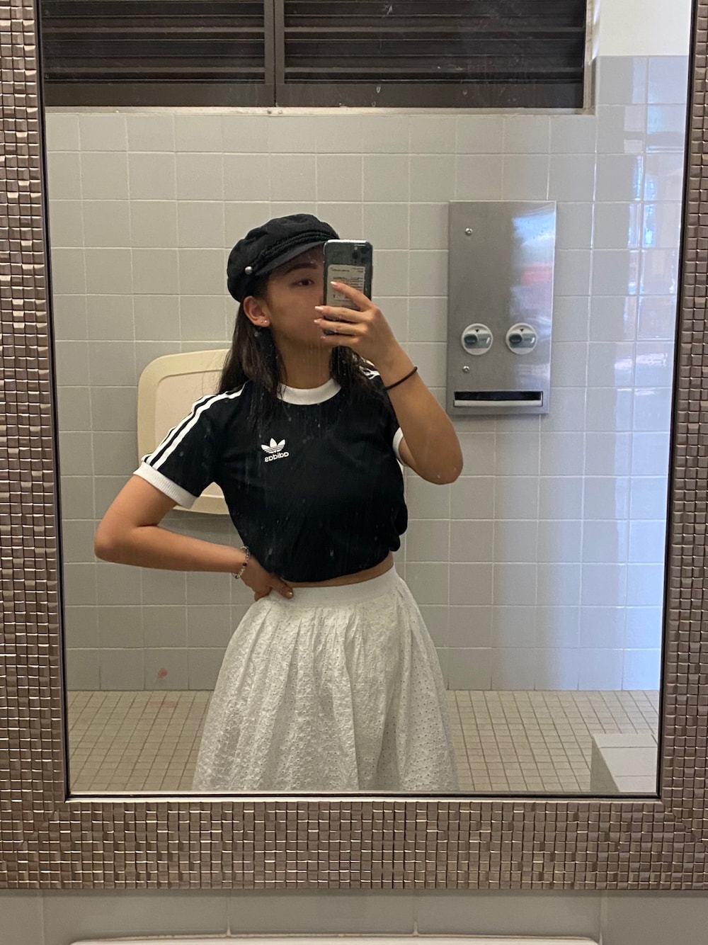 「シンプル、ootd、休日スタイル、おしゃれさんと繋がりたい、大人ガーリー、アディダス、adidas originals」｜「adidas Originalsのadidas Originals/アディダス オリジナルス 3 STRIPES TEE/3ストライプス Tシャツ（Tシャツ/カットソー、ホワイト系）」を使った、𝓡𝓲𝓬𝓸🦋🌺さん（レディース・157cm）の冬コーディネートの1枚目の写真