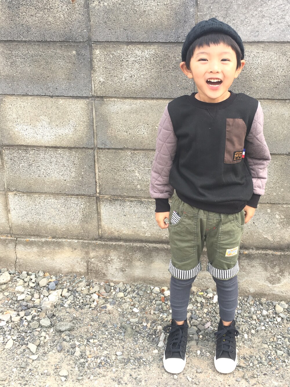 「男の子、ハープパンツ、レギンス男子、プチプラ、シンプル、西松屋、コンバース」｜「DAISOのアイテム（ニットキャップ/ビーニー、ブラック系）」を使った、smilemaaさん（キッズ・110cm）の冬コーディネートの1枚目の写真