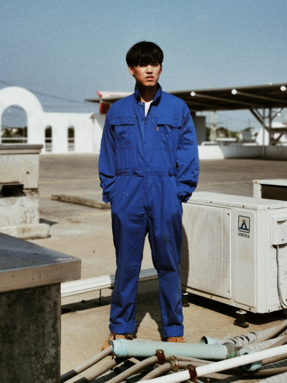 「Timberlandのアイテム（ブーツ、ベージュ系）」を使った、Veeravit Chさん（メンズ・175cm）の秋コーディネートの1枚目の写真