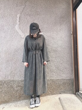 「小花柄」｜「アイテム（キャップ）」を使った、もぴこさん（レディース・160cm）の春コーディネート