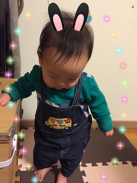 「Moujonjon（ムージョンジョン）のアイテム（Tシャツ/カットソー、グリーン系）」を使った、achapiさん（キッズ）の冬コーディネート