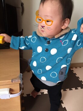 「キムラタンのアイテム（ニット/セーター、ブルー系）」を使った、achapiさん（キッズ）の冬コーディネート