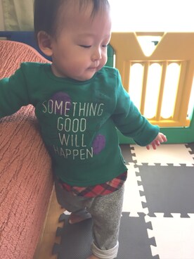 「キムラタンのアイテム（トップス、グリーン系）」を使った、achapiさん（キッズ）の冬コーディネート