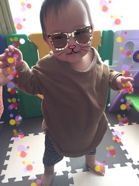 「monmimiのアイテム（Tシャツ/カットソー、ブラウン系）」を使った、achapiさん（キッズ）の冬コーディネート