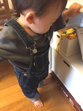 「monmimiのアイテム（ニット/セーター、グレー系）」を使った、achapiさん（キッズ）の春コーディネート