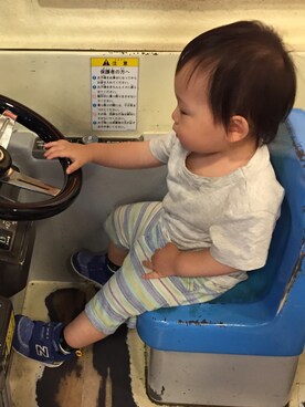 「無印良品（ムジルシリョウヒン）のアイテム（Tシャツ/カットソー、ホワイト系）」を使った、achapiさん（キッズ）の夏コーディネート