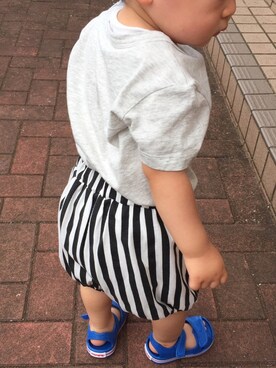 「無印良品（ムジルシリョウヒン）のアイテム（Tシャツ/カットソー、ホワイト系）」を使った、achapiさん（キッズ）の夏コーディネート