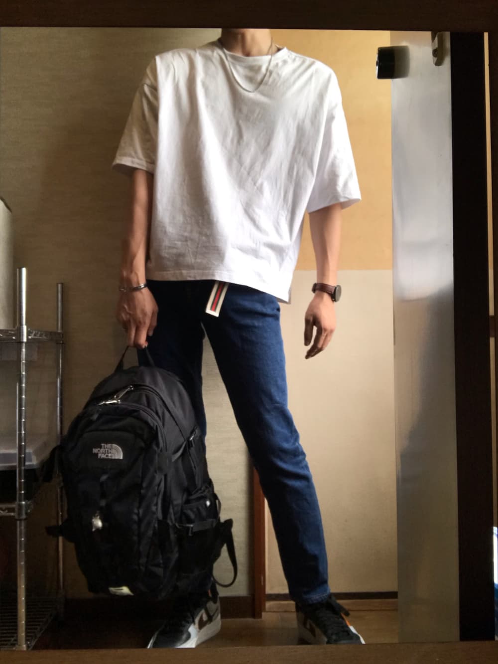 「夏、カジュアルコーデ、お洒落さんとつながりたい、白Tシャツ、デニム、シンプル、ビッグT、シンプルコーデ、大人カジュアル、プチプラ」｜「LEVENDISの【LEVENDIS（レベンディス）】ヘビーウェイト サイドスリット ビックシルエット Tシャツ（Tシャツ/カットソー、ホワイト系）」を使った、HiroRinさん（メンズ・176cm）の夏コーディネートの1枚目の写真