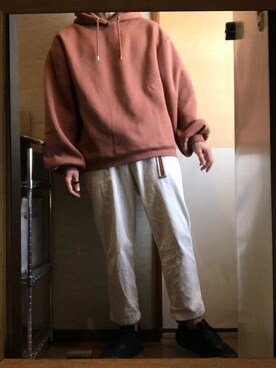 「epnok（エプノック）のアイテム（パーカー）」を使った、HiroRinさん（メンズ・176cm）の秋コーディネート