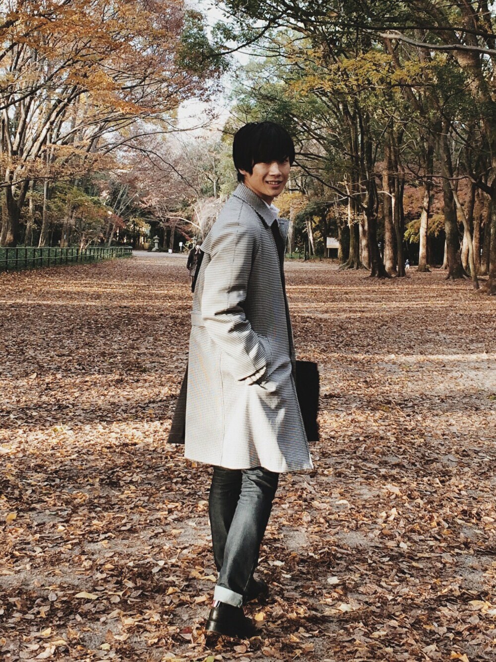 PRADA ステンカラーコート PRADAのステンカラーコートを使ったメンズ人気ファッション