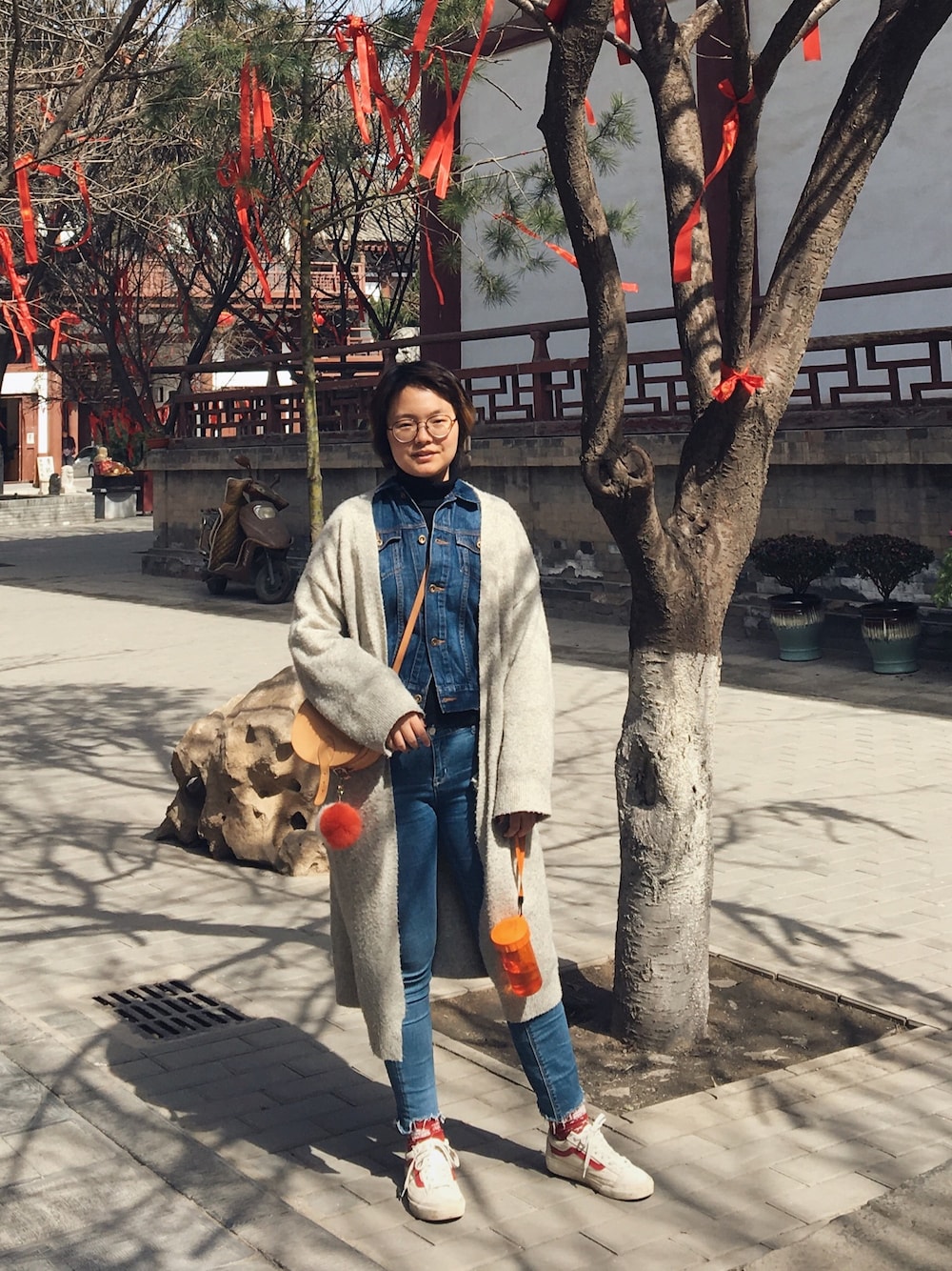 「ootd、春コーデ」｜「Mila Owenのアイテム（デニムジャケット、ブルー系）」を使った、兔子酱兔子酱さん（レディース・166cm）の冬コーディネートの1枚目の写真