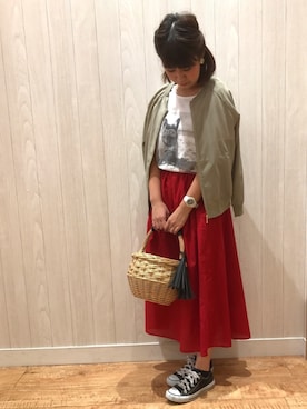 「赤スカート」｜「アイテム（ブルゾン）」を使った、チエさん（レディース・156cm）の夏コーディネート
