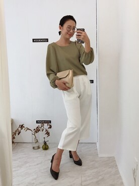 「LOOKBOOK 穿搭冊のアイテム（スラックス、ホワイト系）」を使った、Yuli 🌵 LOOKBOOK➸穿搭冊さん（レディース・168cm）の夏コーディネート