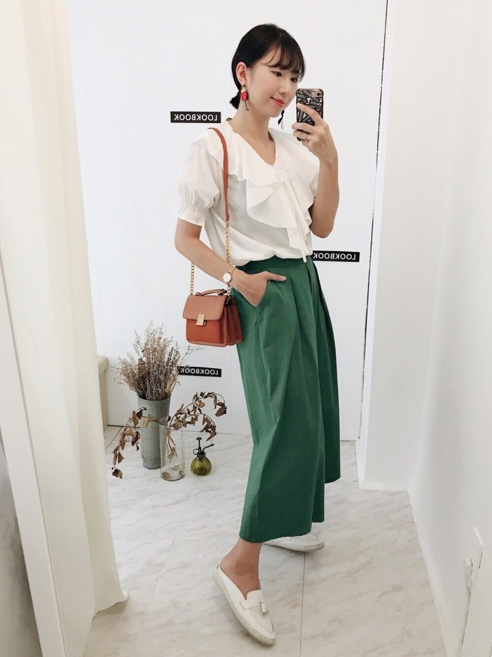 「夏、summer、Taiwan、LOOKBOOK穿搭冊、ootd、date style♡、OL」｜「LOOKBOOK 穿搭冊のアイテム（スリッポン、ホワイト系）」を使った、Yuli 🌵 LOOKBOOK➸穿搭冊さん（レディース・168cm）の夏コーディネートの1枚目の写真