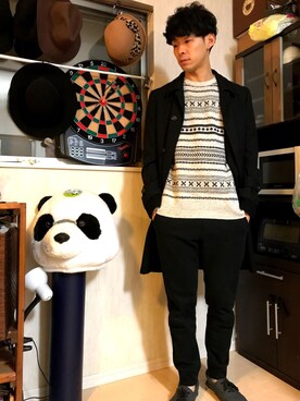 「黒パンツ」｜「アイテム（ステンカラーコート）」を使った、PANDAさん（メンズ・177cm）の冬コーディネート